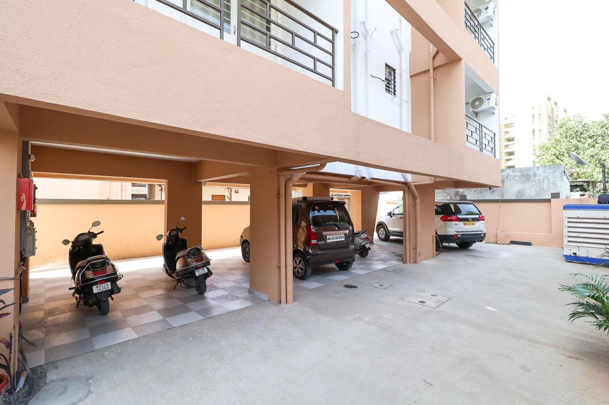 Hotel Tridents Hinjawadi Exterior photo